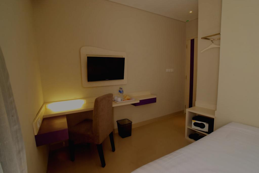 Vio Westhoff Hotel Bandung Exterior photo